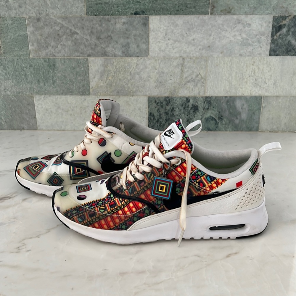 Rare Nike air, Max Thea printed sneakers size 7